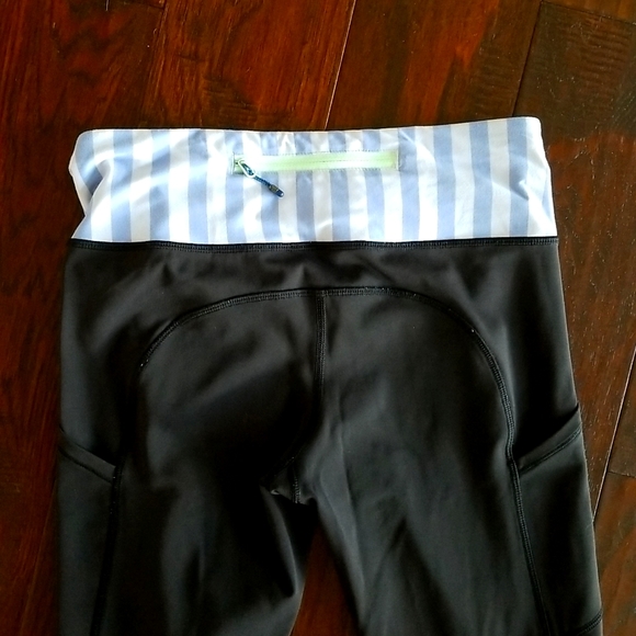 Lululemon leggings- size 4 - Picture 2 of 6